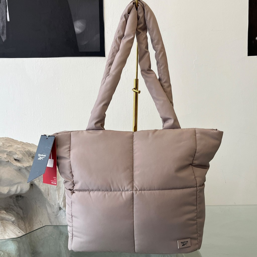 Bolso Deportivo Puffer Reebok Tono Latte