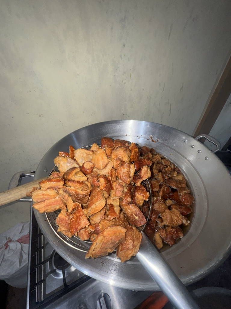 Chicharrón por libra, lonja de chicharrón con y sin carne por libra fresco todas las semanas.