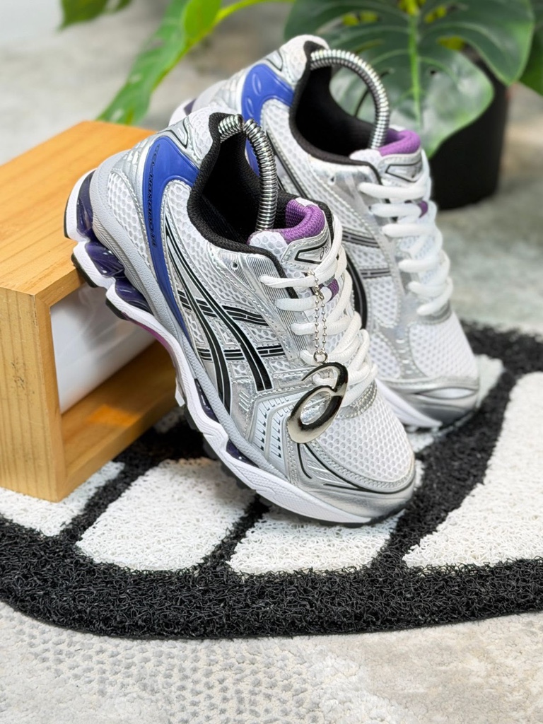 _*ASICS*