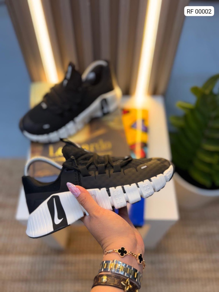 _*NIKE FREE*_  _