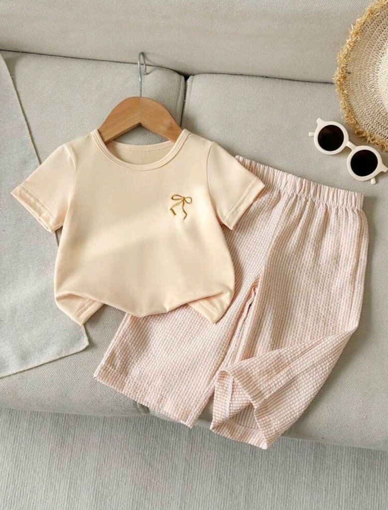 Conjunto beige infantil