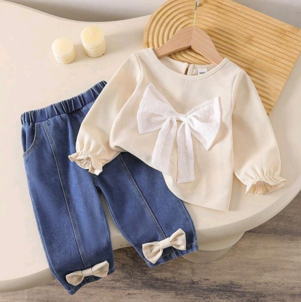 Conjunto blanco y azul