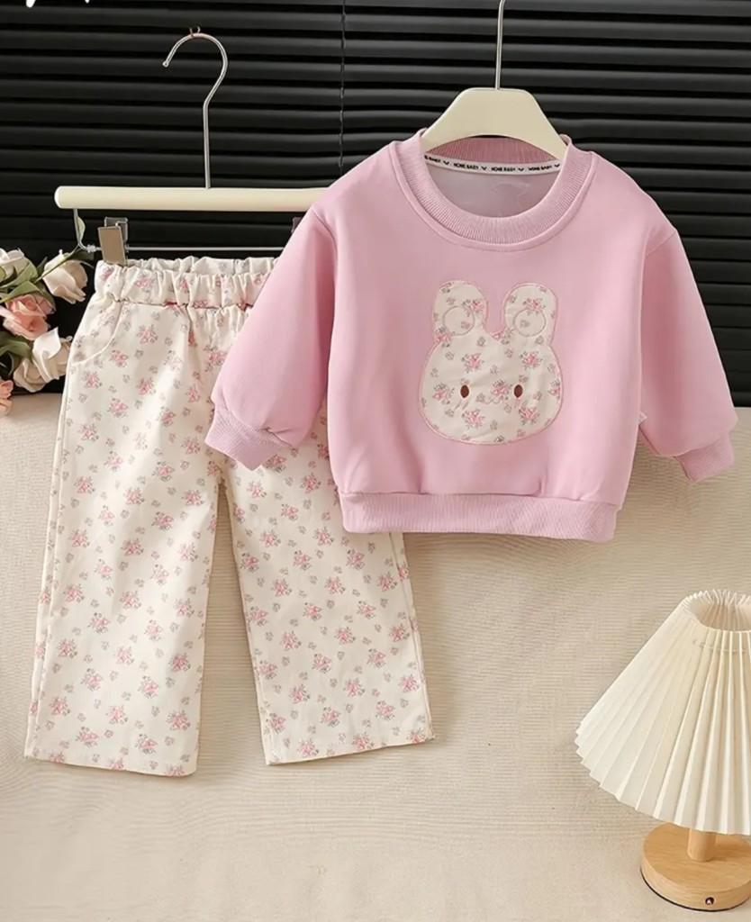 Conjunto rosa infantil de conejo