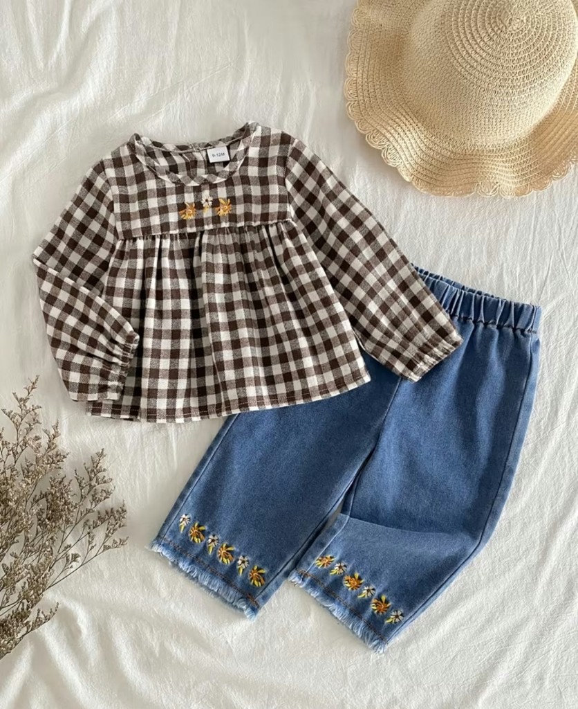 Conjunto cuadrille marron y jeans