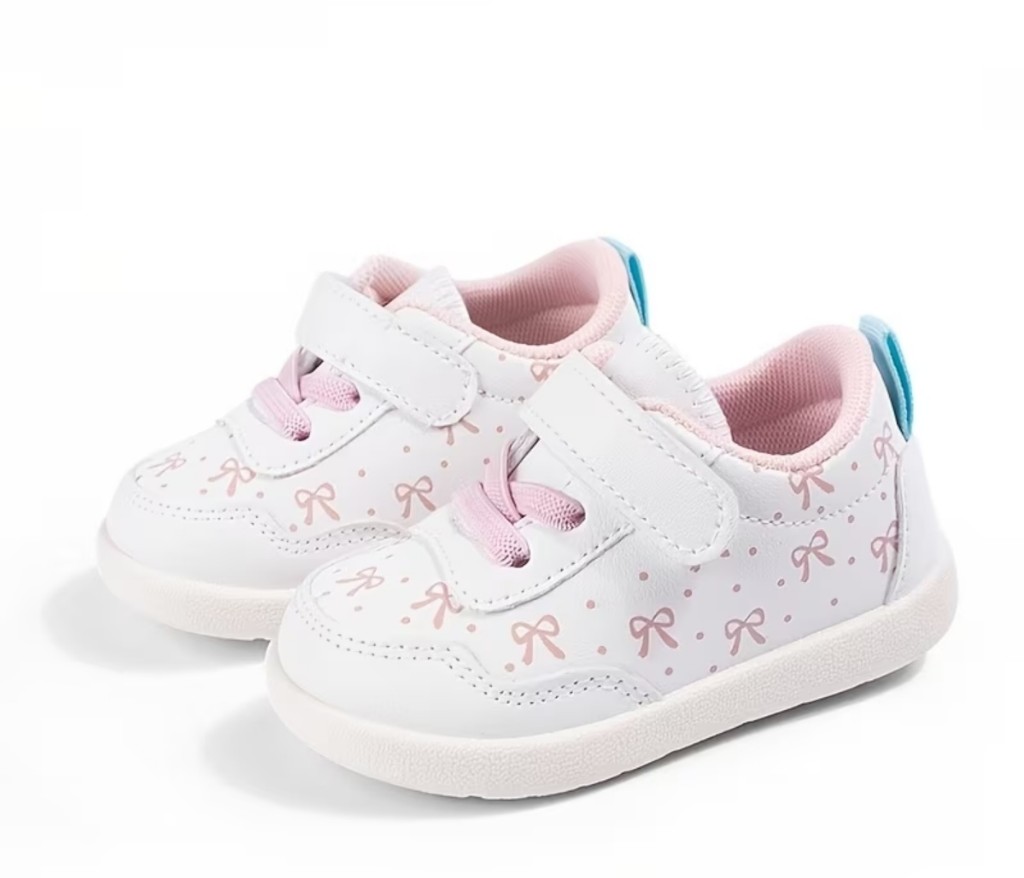 zapatilla blancos con lazos
