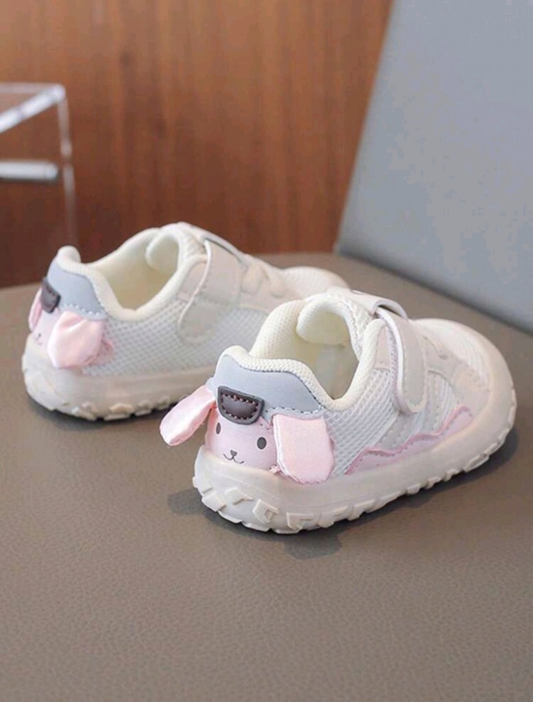 Zapatillas blancas infantiles