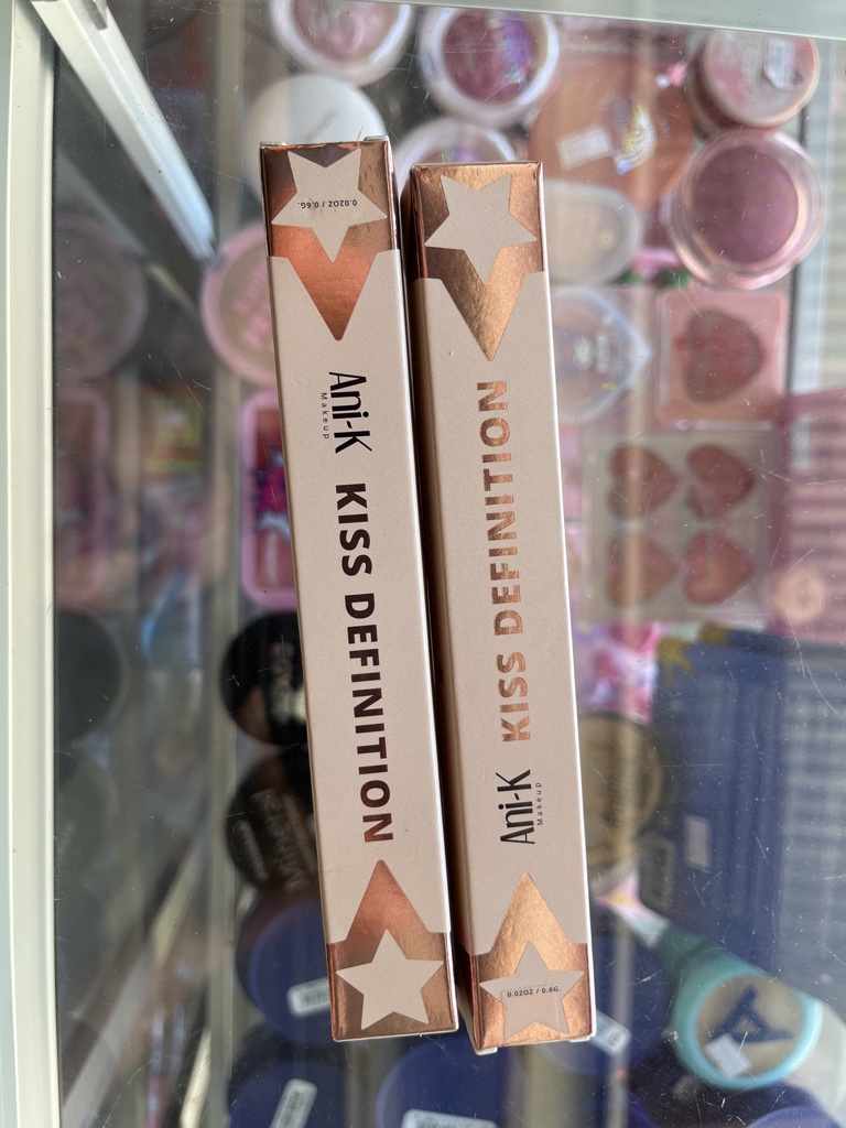 Ani-K Kiss Definition labial