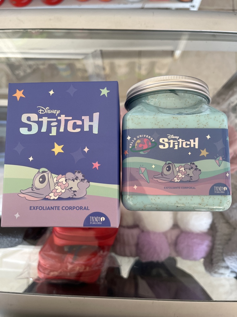 Hello Kitty/Disney Stitch exfoliante corporal