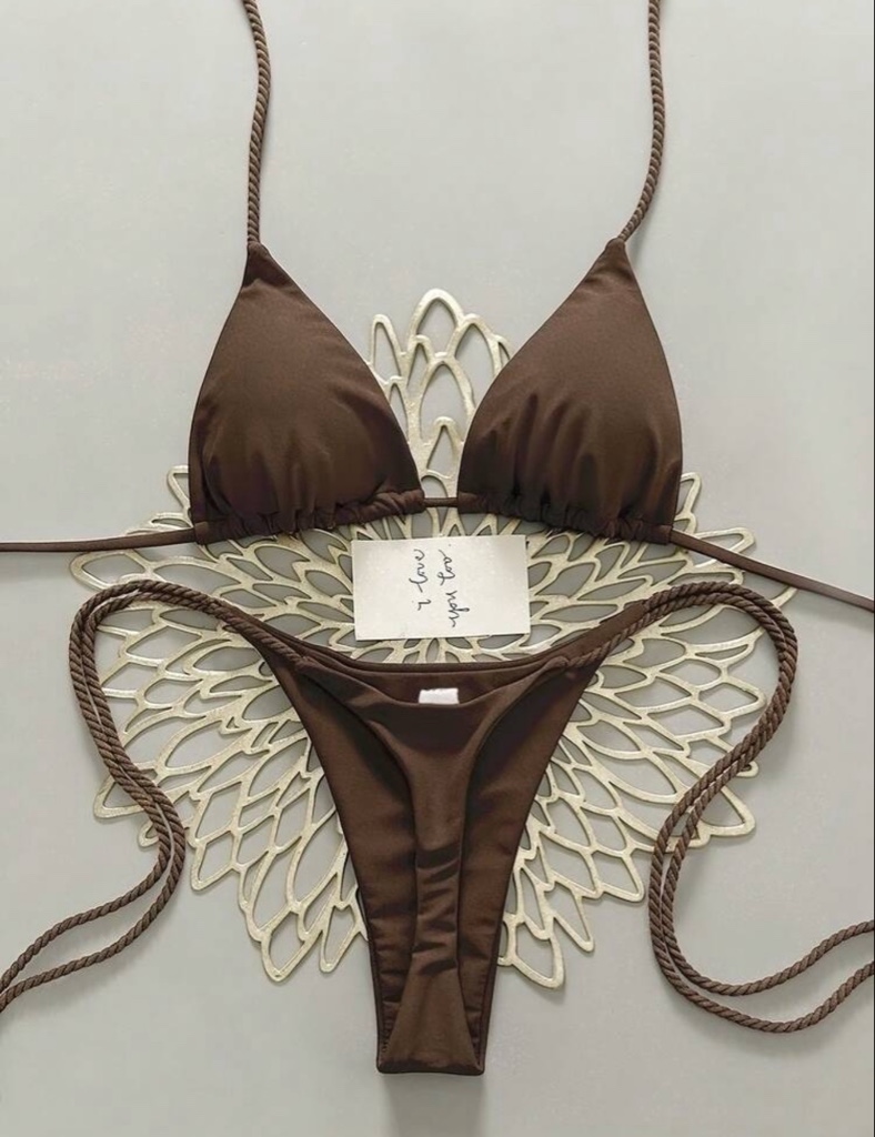 Bikini marrón triangulo