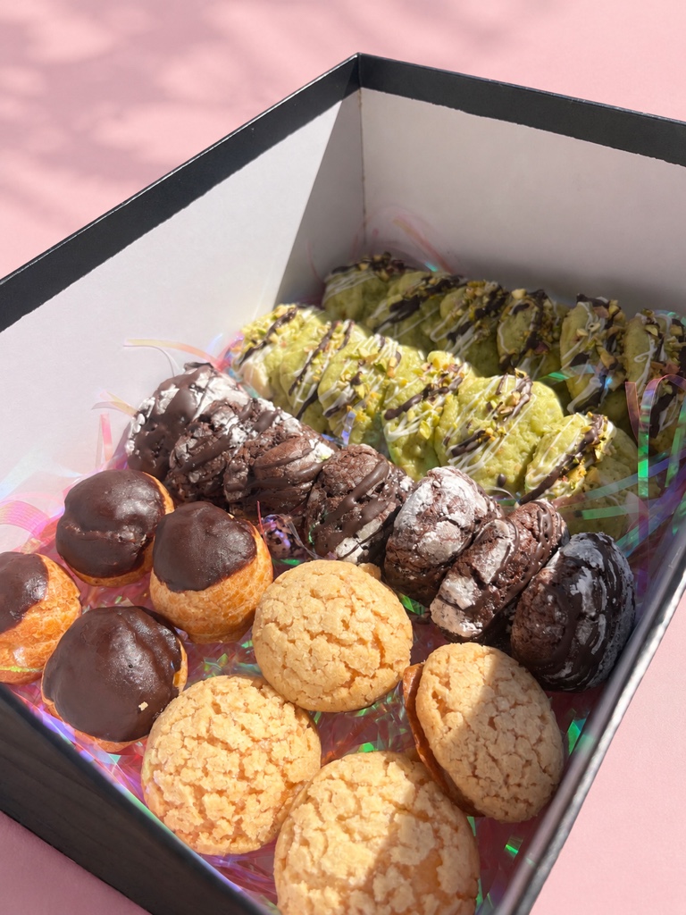 🎀 Pink Indulgence Box