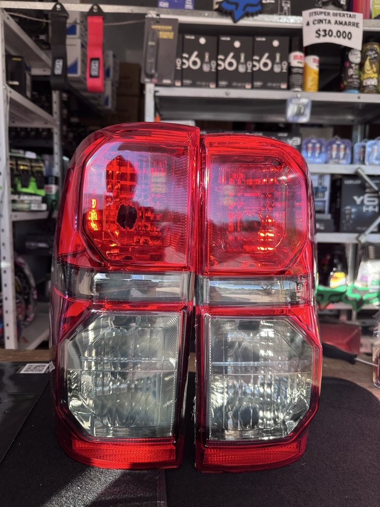 Par faros traseros rojos FUME 2005-2015