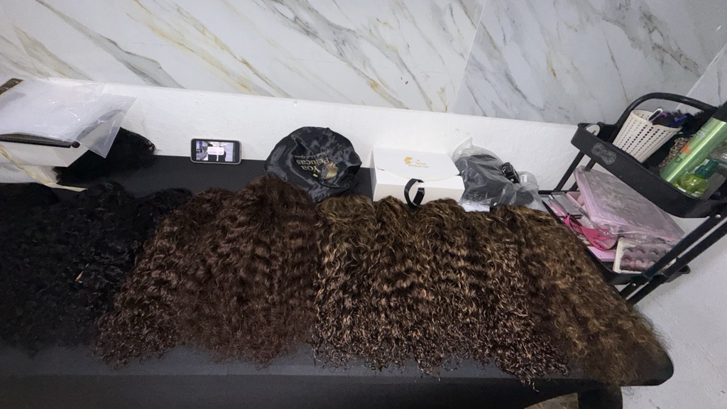 Peluca rizada 4/27 18 pulgadas frontal 13x4 y 5x5