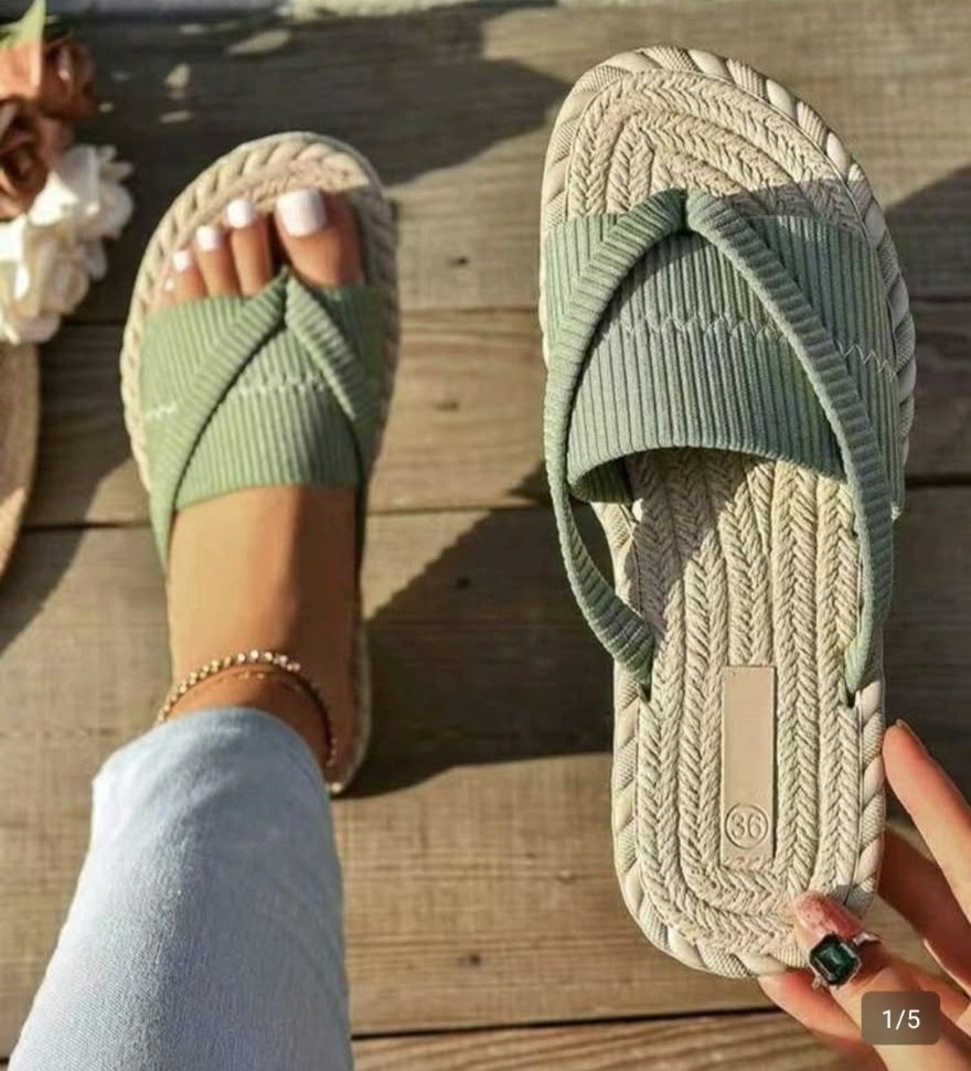 Sandalias bajas verdes de telita