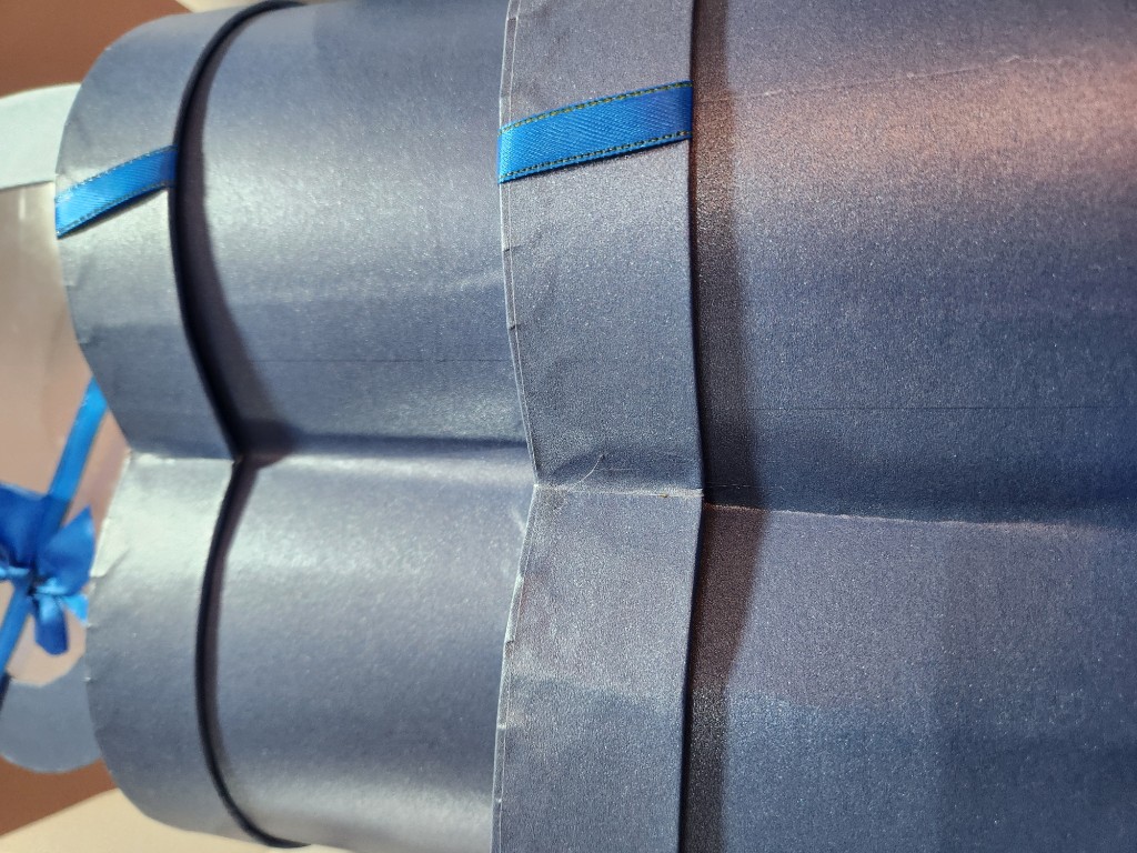 559-Caixa coração feio azul