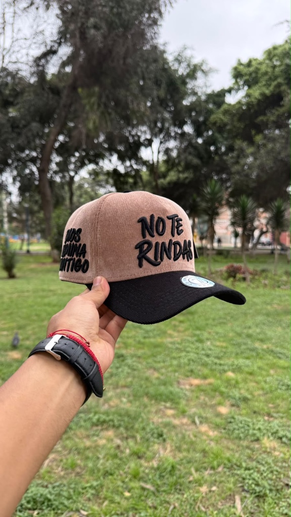 Gorra Café claro y negraNo te rindas