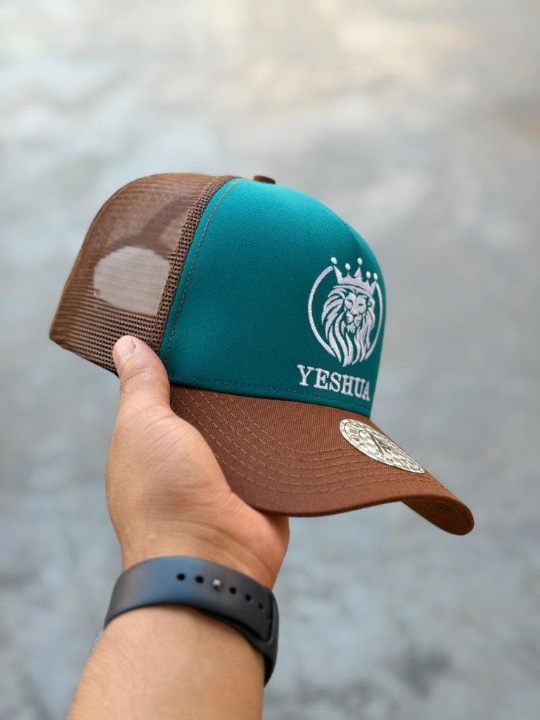 Gorra verde y café Yeshua