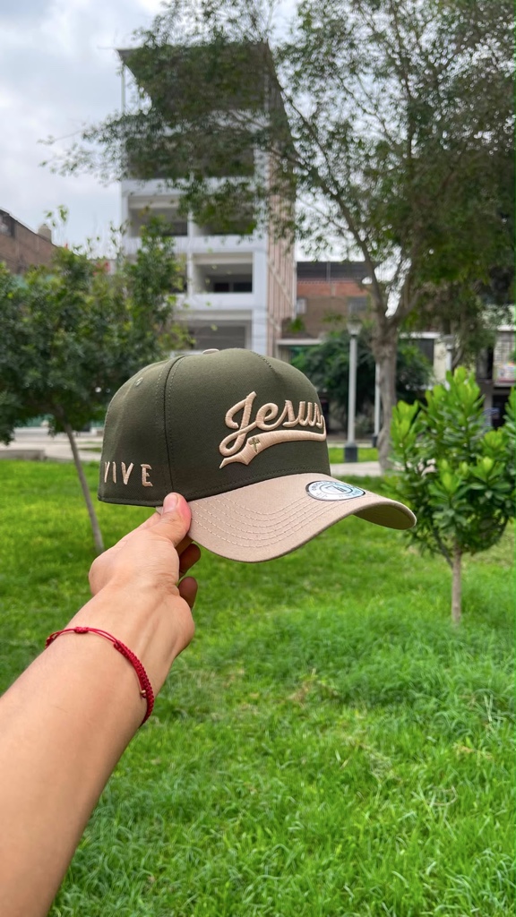 Gorra verde y beige Jesús