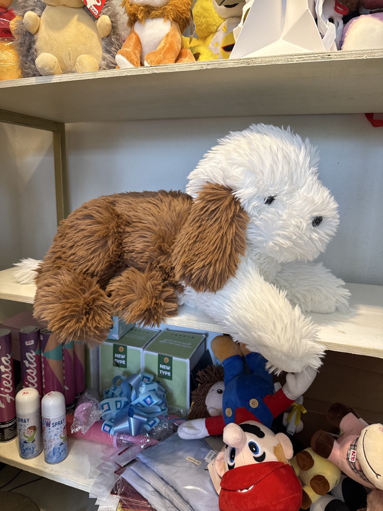 Perro de peluche café
