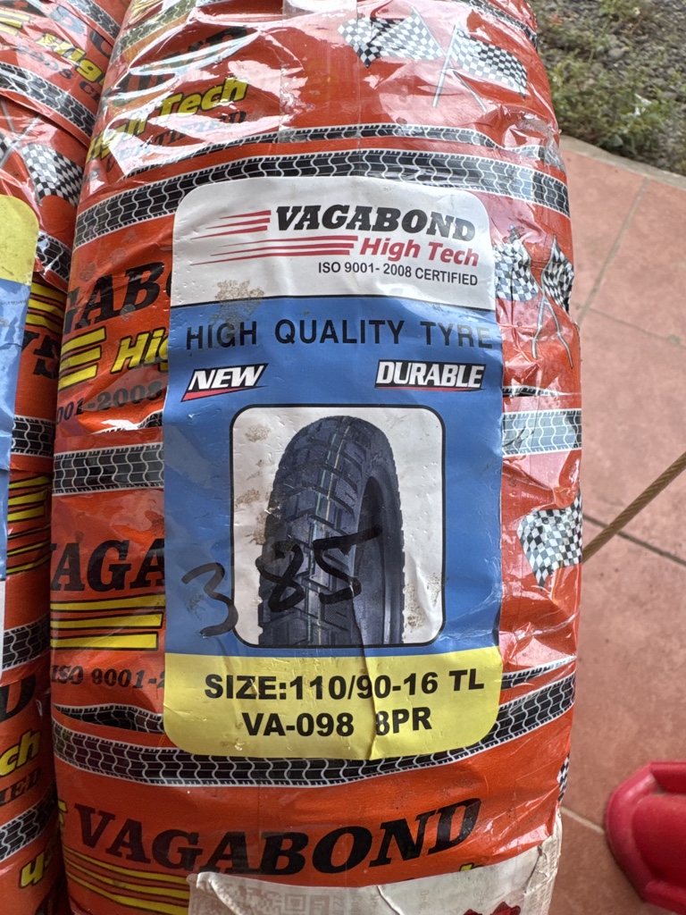 Vagabond llanta negra 110/90-16