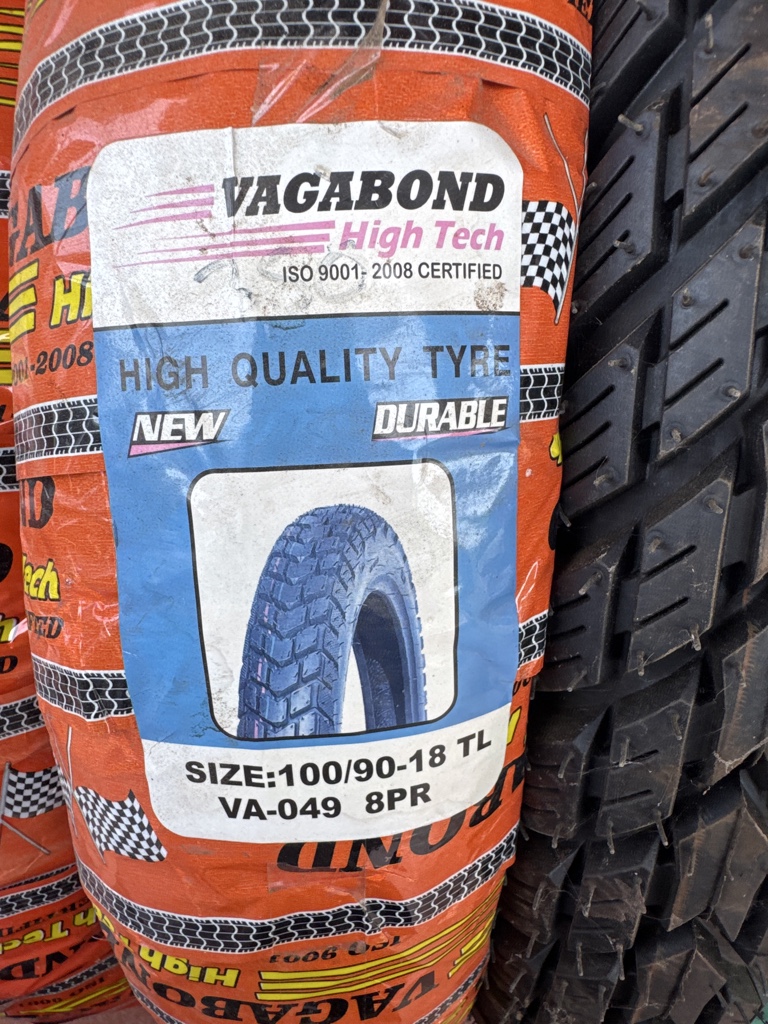 Vagabond llanta negra 100/90-18