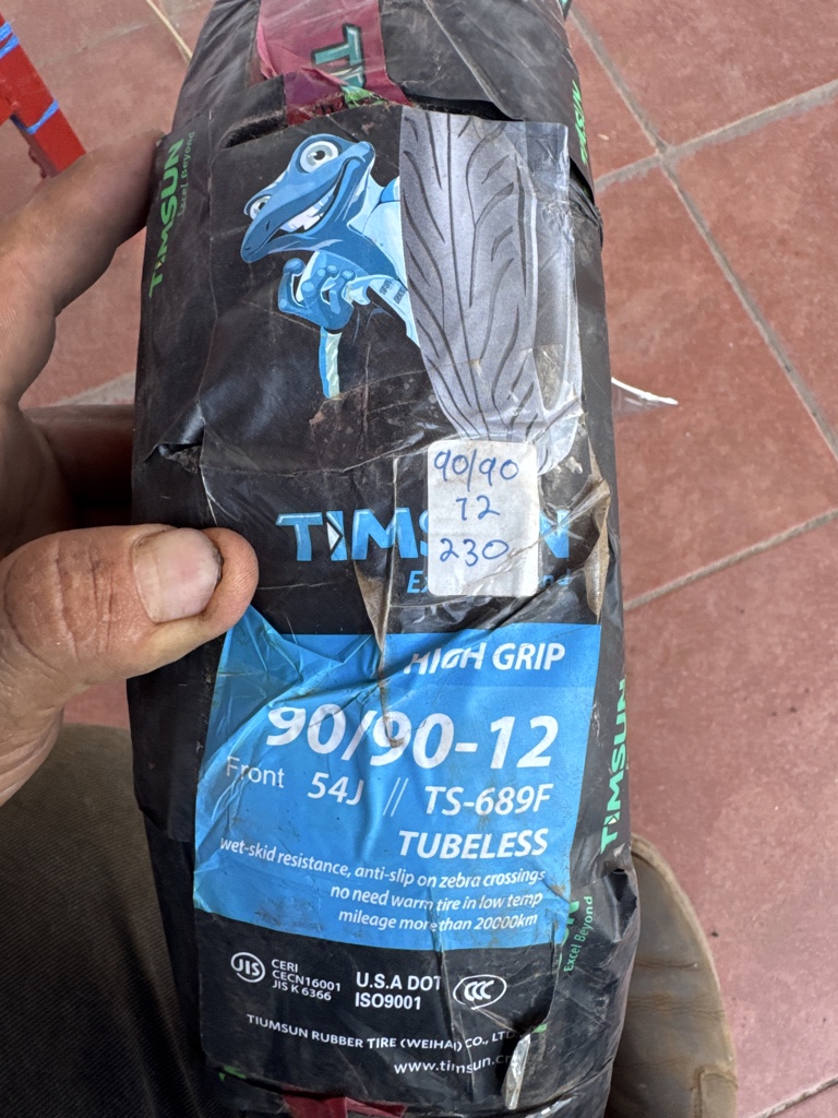 Timsun llanta negra 90/90-12