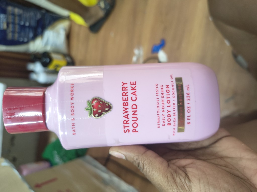 Strawberry pound cake body cream