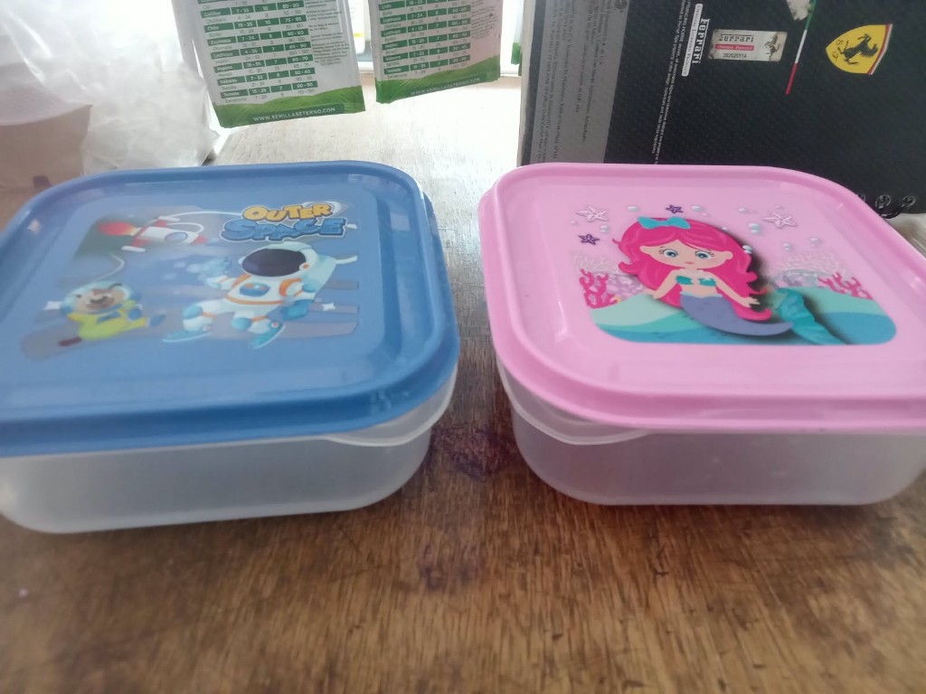Lonchera infantil azul y rosa