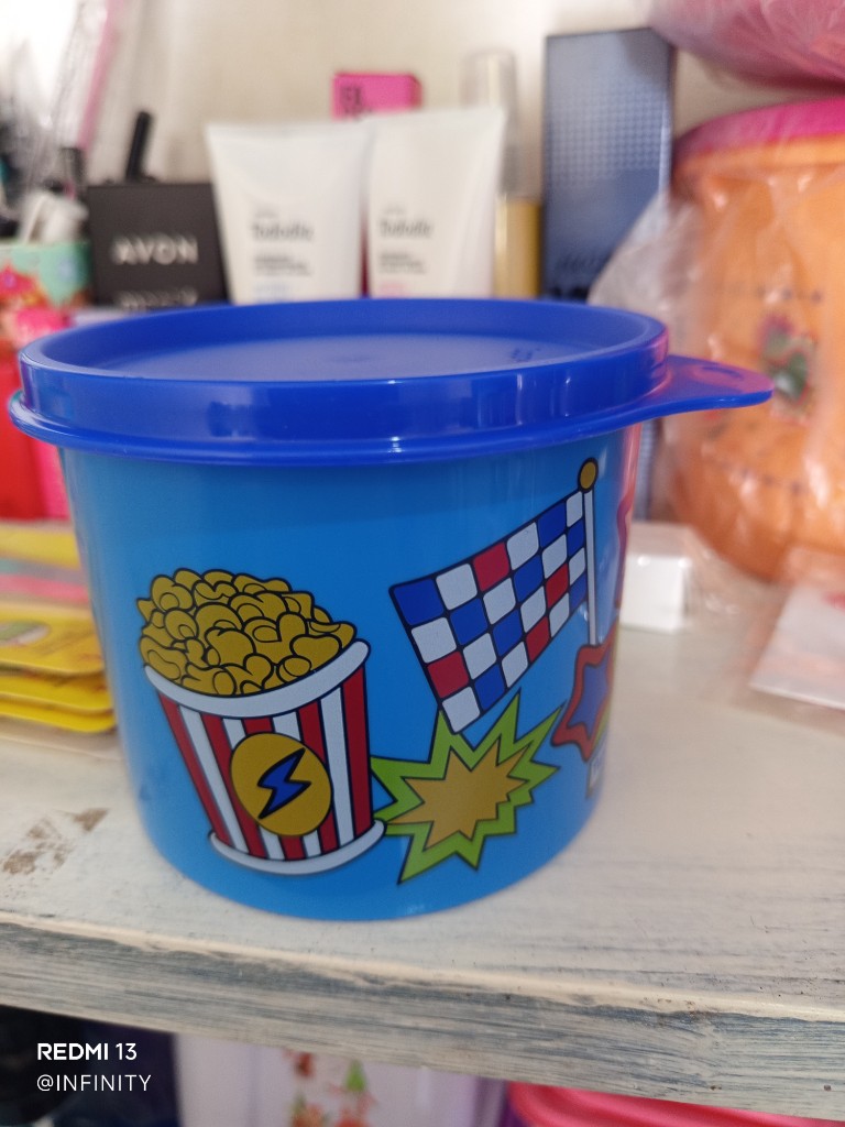 Recipiente azul con tapa 500ml