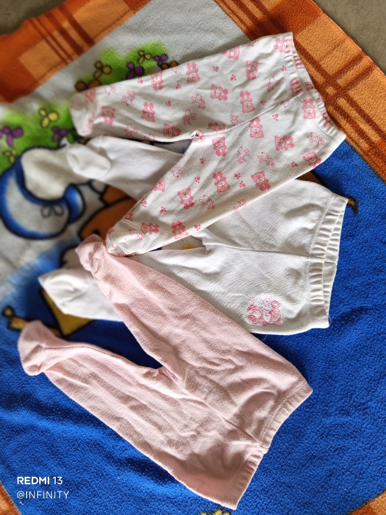 Pantalones para bebe blancos y rosa