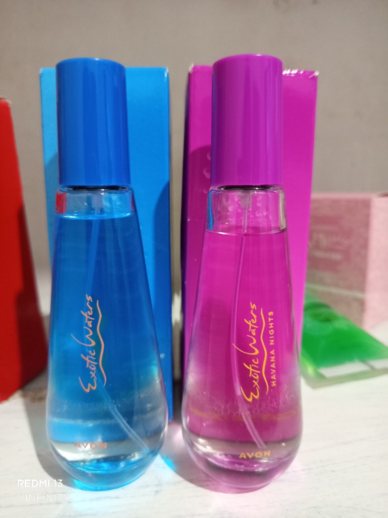 Avon Exotic Waters azul y rosa