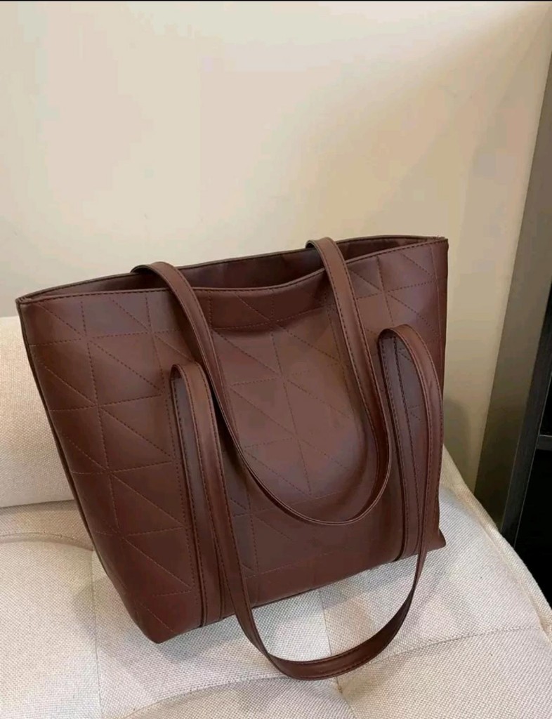 Cartera marron texturada