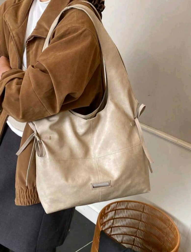 Bolso beige grande
