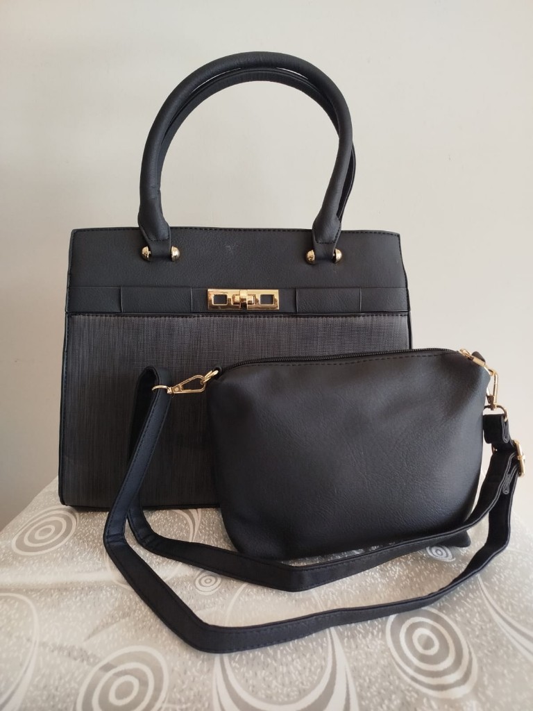 Cartera Carbella negro con neceser