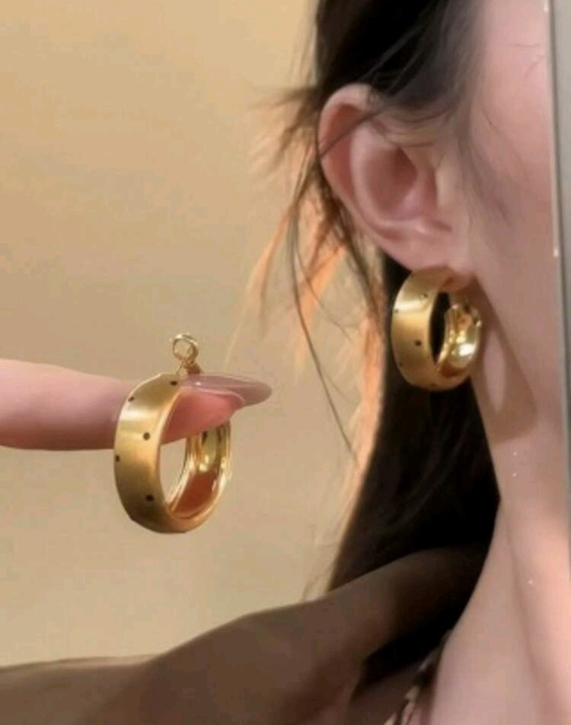 Aros dorados grandes