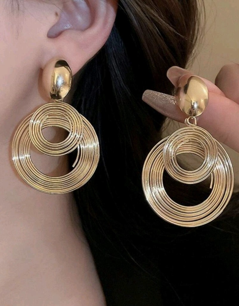 Aros dorados circulares
