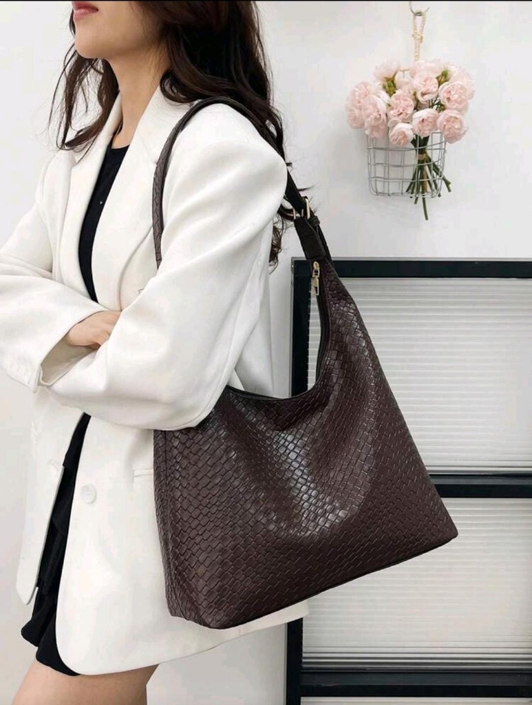 Cartera marron tejido