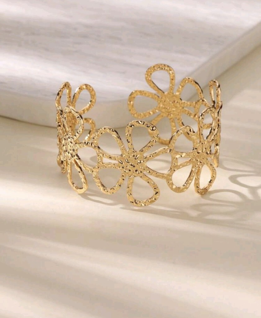 Brazalete dorado flor