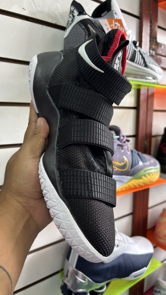 Nike Lebron