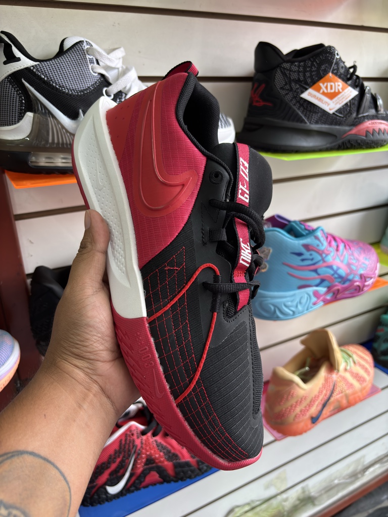 Nike Zoom Cut 3