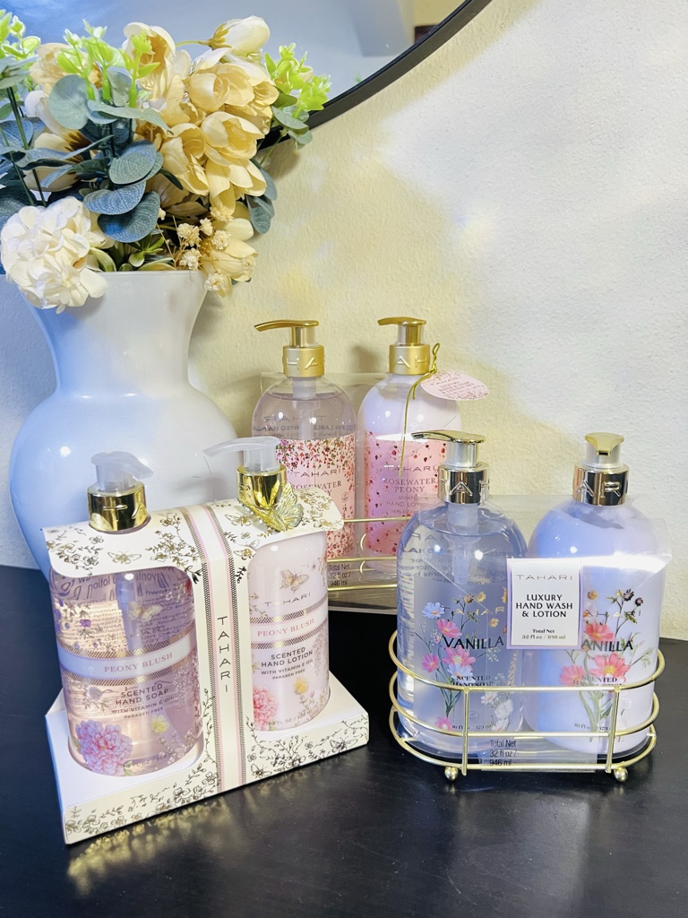 SET DE JABÓN Y LOCIÓN TAHARI