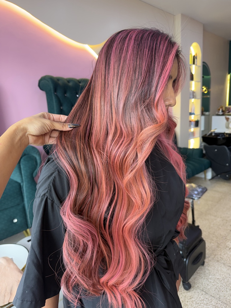 1. Balayage Gold Rose 🌸