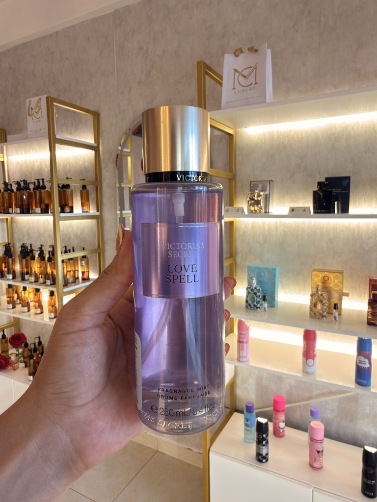 Victoria's Secret Love Spell rosa spray