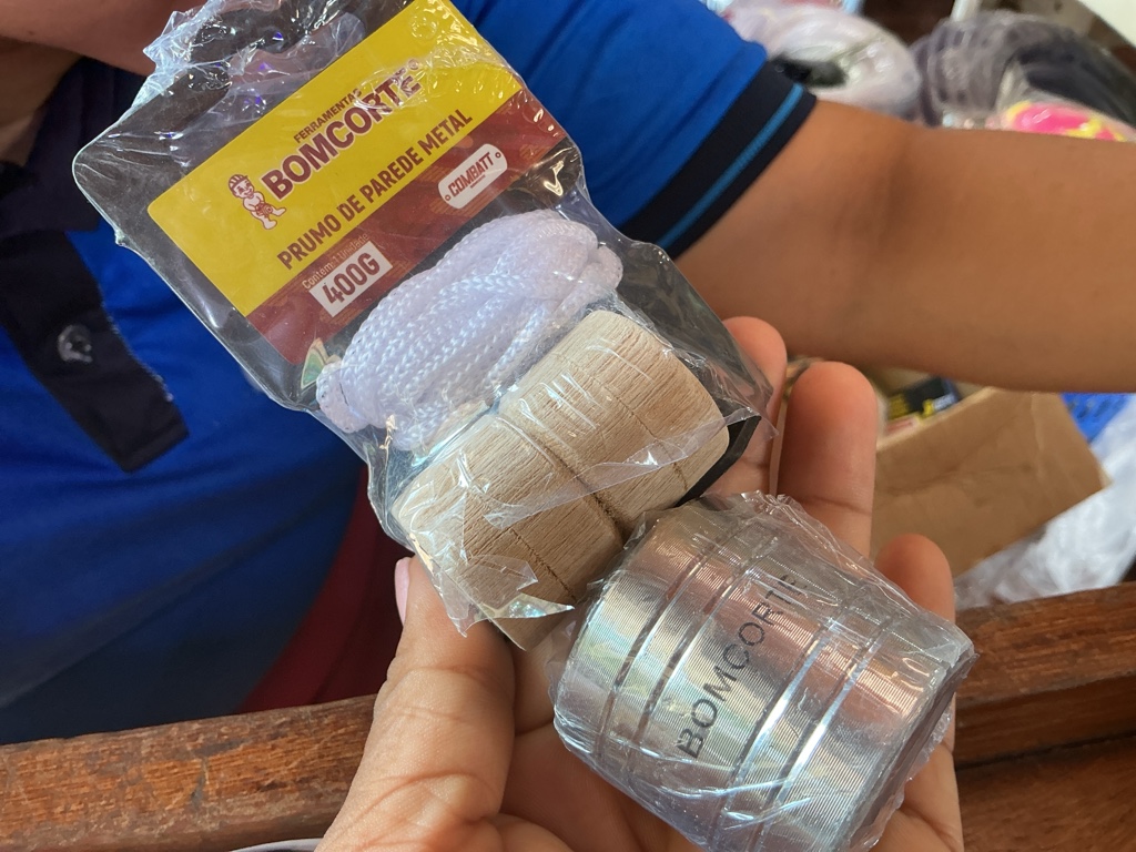 Prumo de parede metal 400G Bom corte