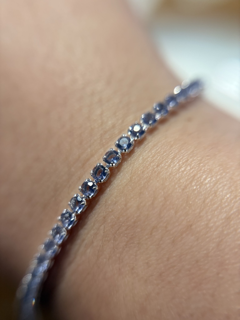 Pulsera plata con piedras azules