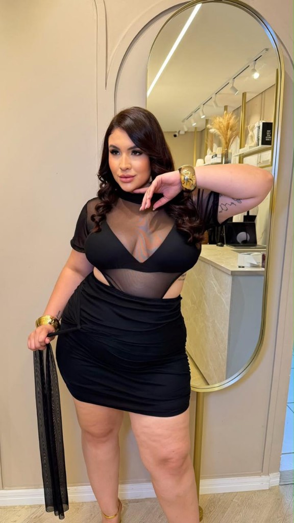 Conjunto preto curto