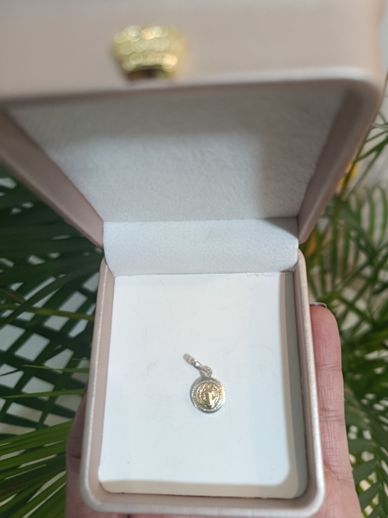 Dije oro plata San Benito