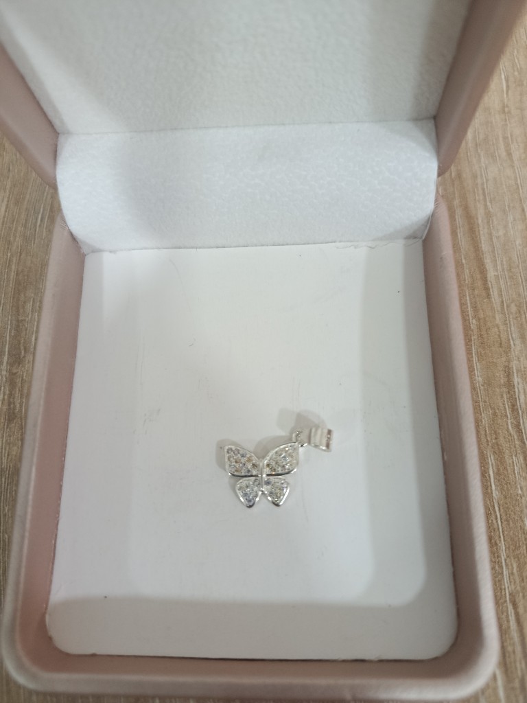 Dije mariposa