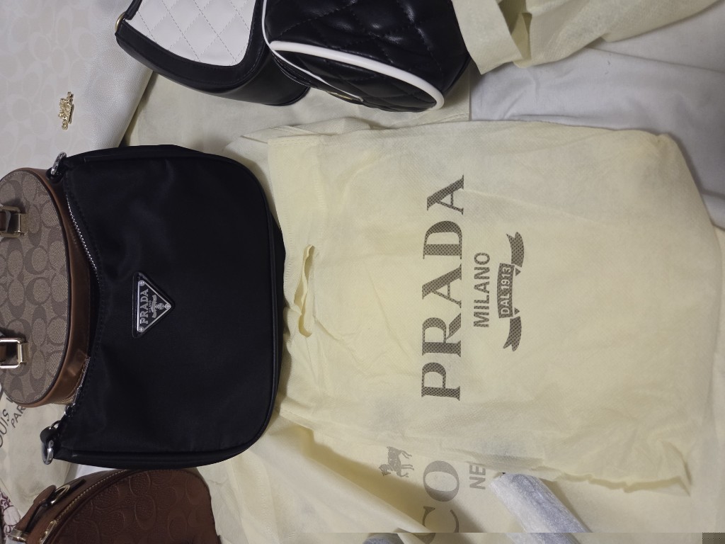Prada bolso negro