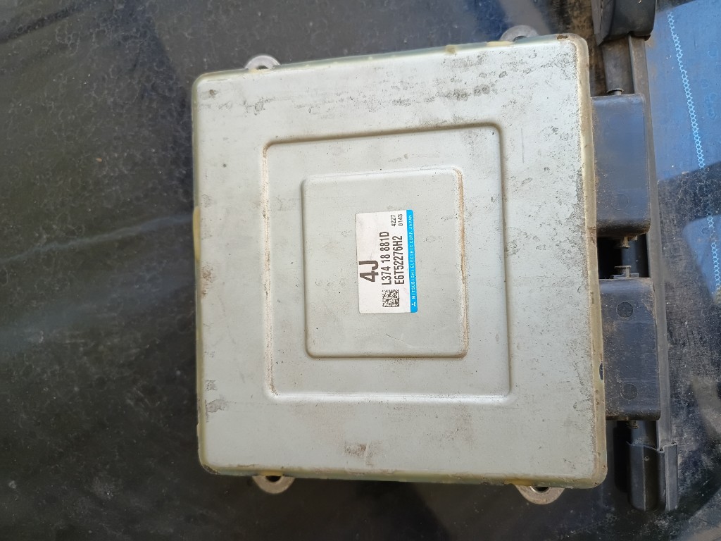 Computadora Mazda 3 4J