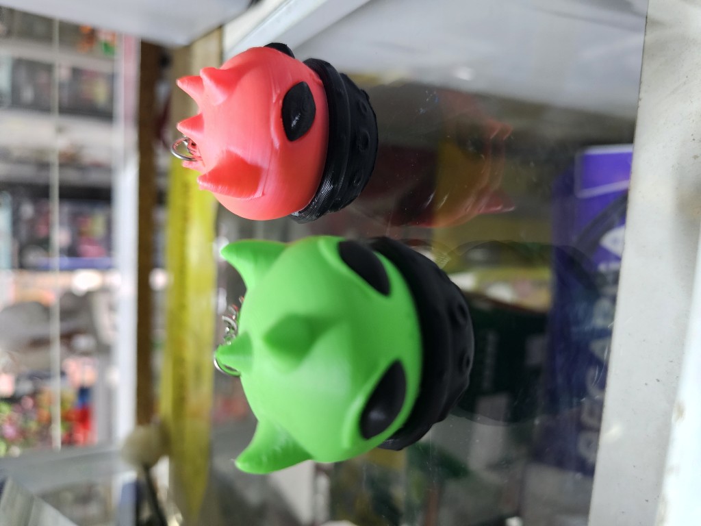 Medor plast. Mini alien